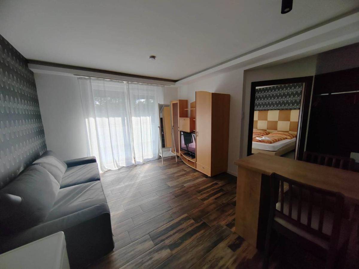 City Panzio บาลาตอนแลลเล ภายนอก รูปภาพ